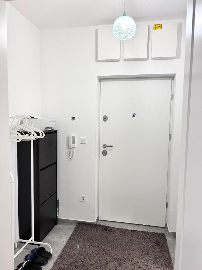 New 2022 Family&Friends Downtown Ac 3Br 2Ba Free Parking Big Balcony Near Metro&Train Station Self Check-In Apt Budapest Exteriör bild